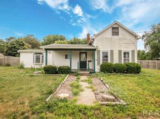 612 W Fort St, Farmington, IL 61531