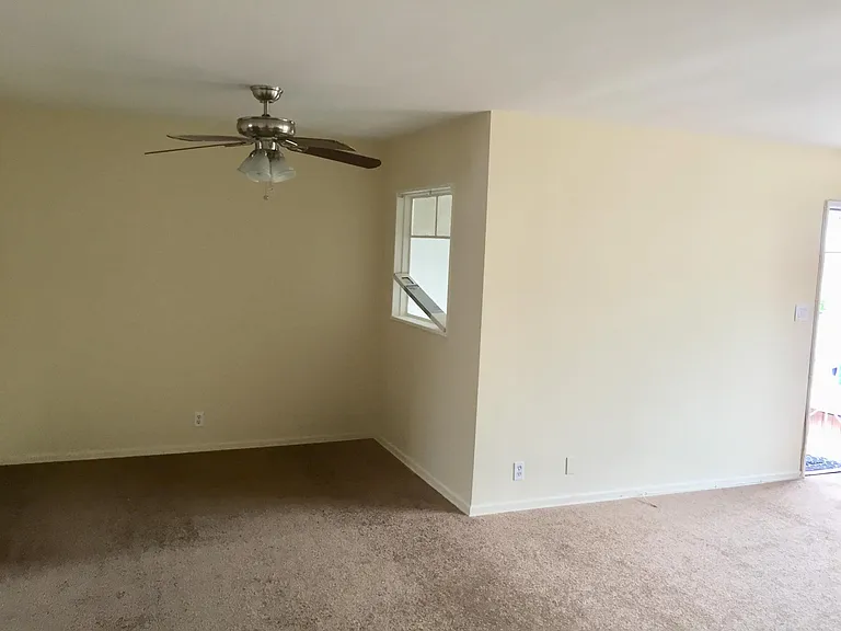 15003 Dickens St — Photo 4