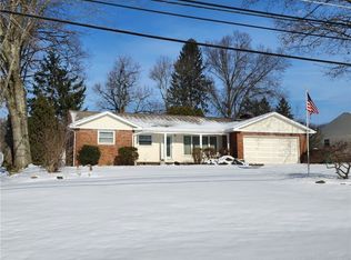 23 E Oakwood Way, New Castle, PA 16105