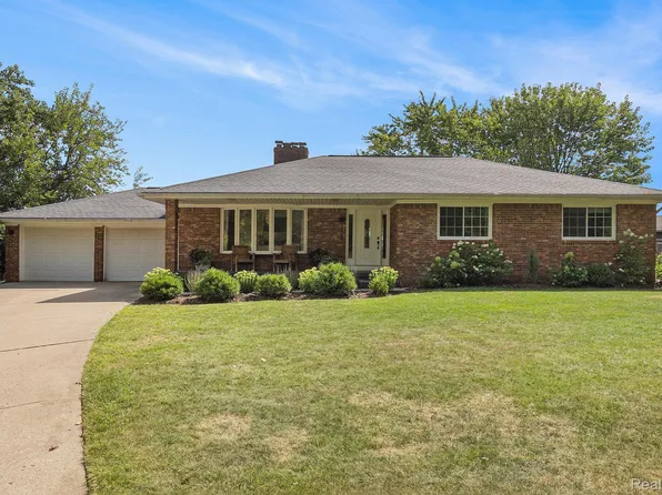 11332 Denton Hill Rd, Fenton, MI 48430