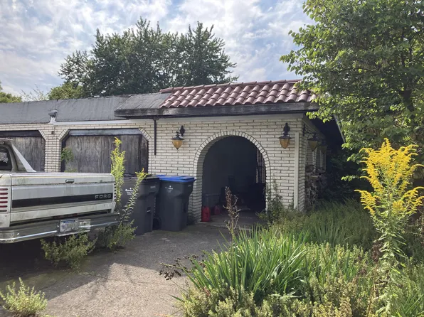 2210 Impalla Dr, Niles, MI 49120