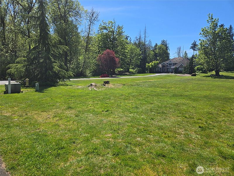 3rd image of 1020 120th Avenue E