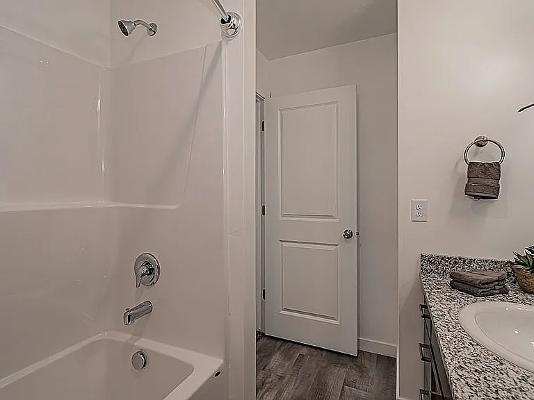 57-Bath2