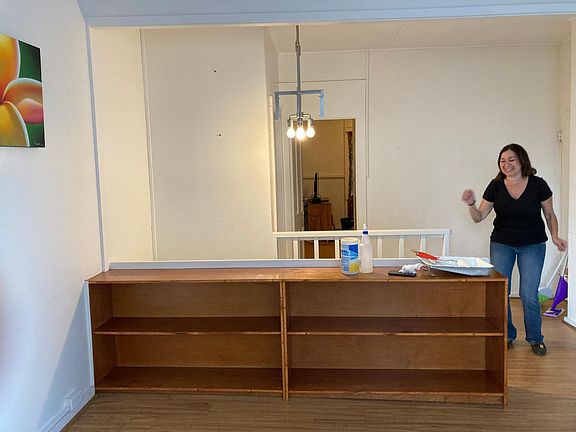 Built in book shelves in the front room area.