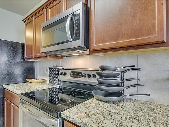 4th image of 1120 Basswood Ln