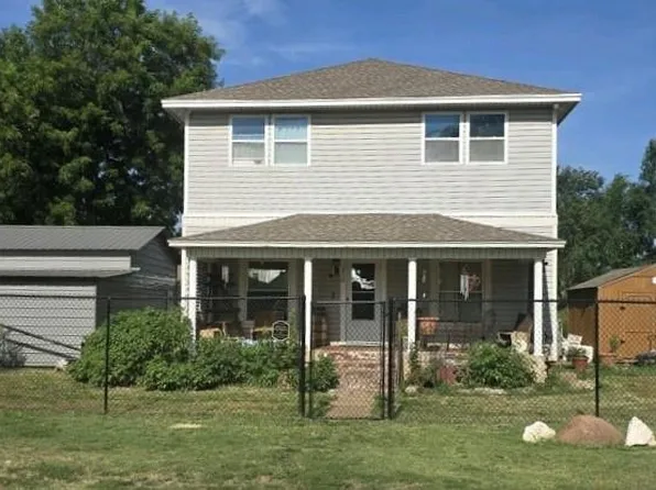212 N 5th St, Chickasha, OK 73018