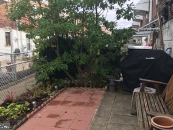 3rd image of 4335 Lawndale St