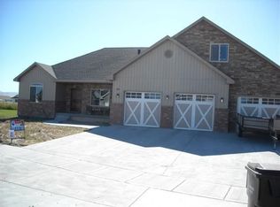800 Emery Ln, Idaho Falls, ID 83401