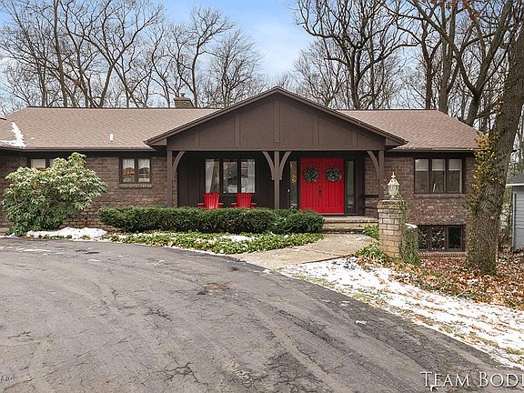 4th image of 3645 Oak Terrace Ct SE