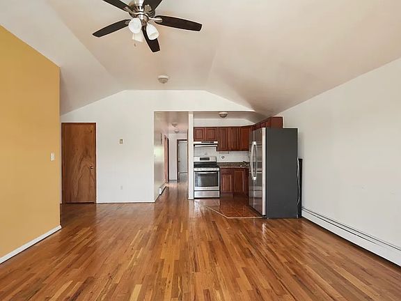 4th image of 325 Winthrop St