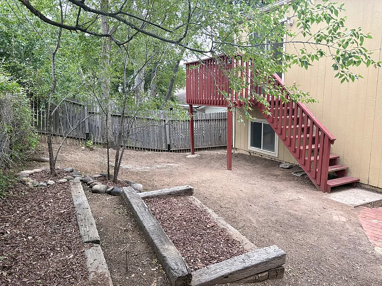 2210 Friendship Cir — Photo 17
