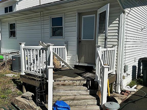 4th image of 637 Orange St
