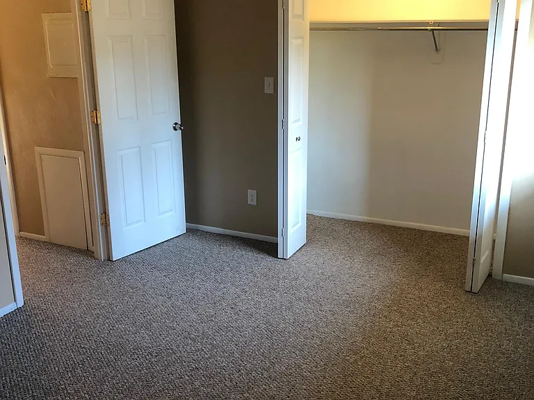 41 Shraders Ln — Photo 6
