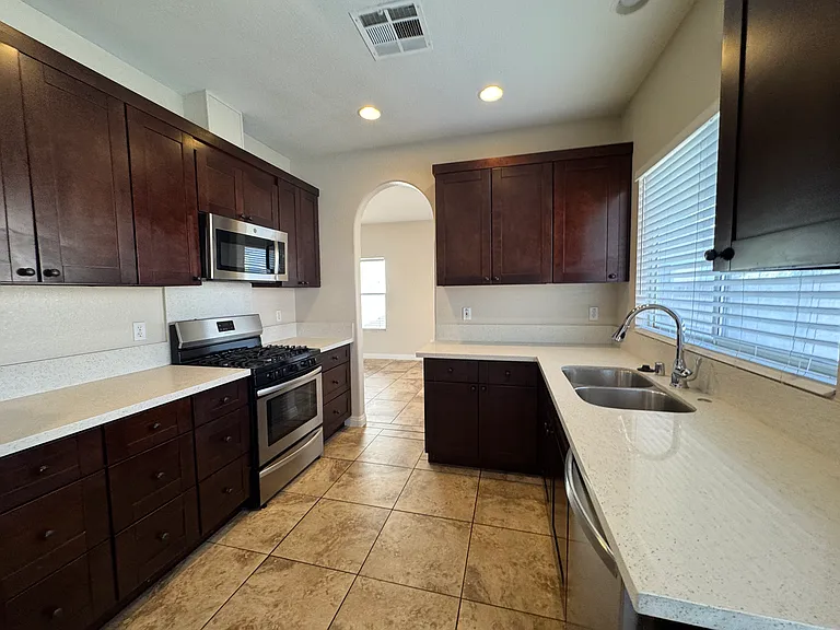 2883 Cordillera Dr — Photo 9