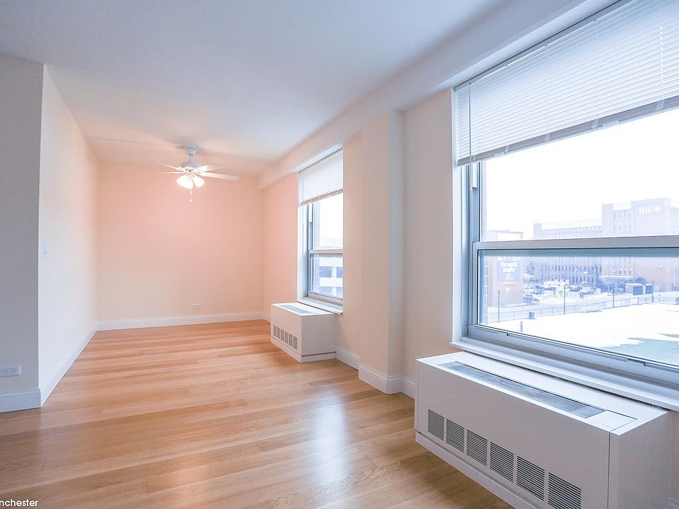 1st image of 4502 N Winchester Ave #1422