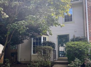 5750 Walnut Wood Ln, Burke, VA 22015