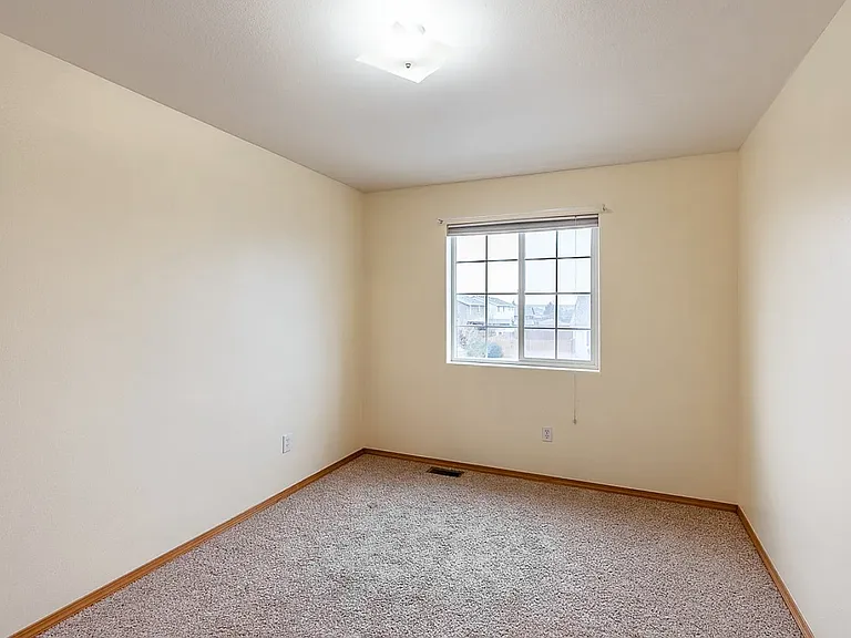 402 E Tanglewood Dr — Photo 10