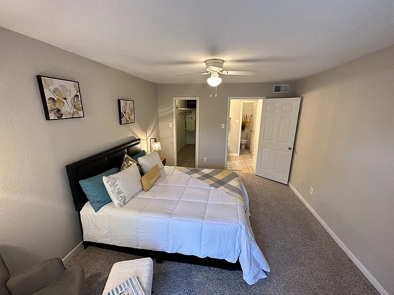 The Park @ Live Oak Apartments — Photo 78
