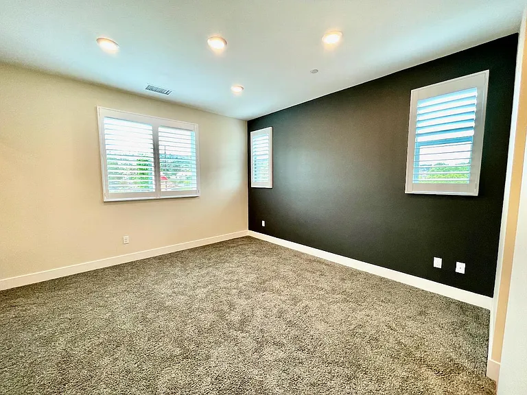 1692 Enterprise Dr — Photo 51