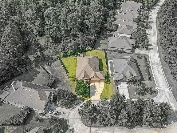 2nd image of 6 Windsinger Ct