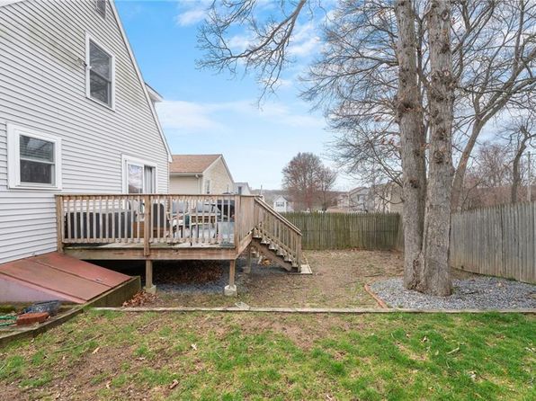 7 May Ave, Cumberland, RI 02864