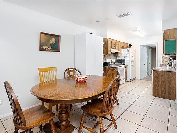 2nd image of 6951 Edgefield Ln