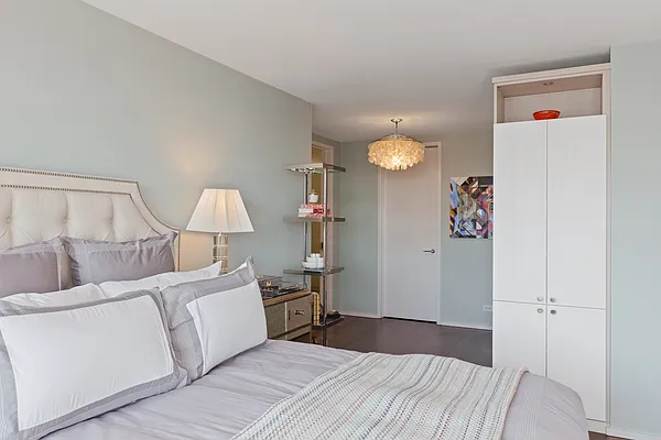Sold by Compass | media 7