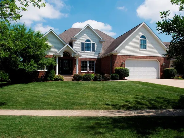 242 Moncrief Dr, Valparaiso, IN 46383