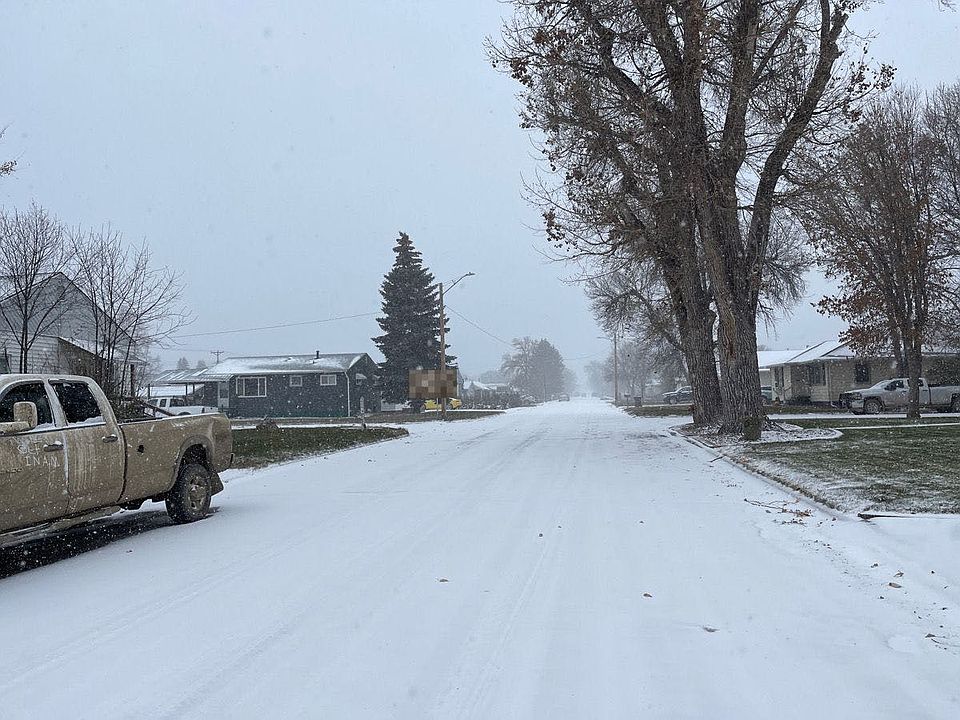 2nd image of 716 6th St SE