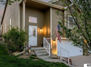 7666 Potter St, Omaha, NE 68122