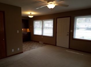 2902 Johnson Ave NW, Cedar Rapids, IA 52405
