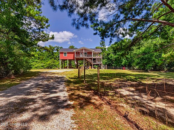 5th image of 7303 Magnolia Dr