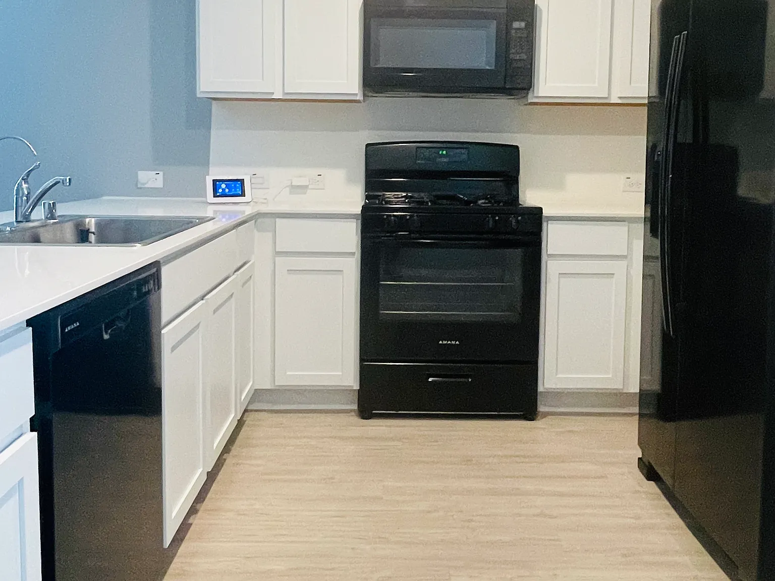 3 bed, 1500 sqft, $2,400 — Photo 4