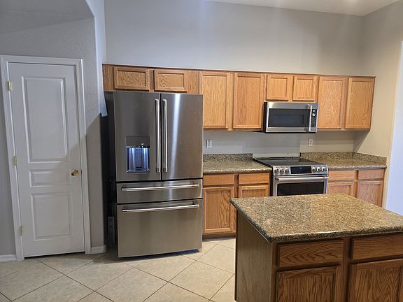 3rd image of 1463 W Weatherby Way