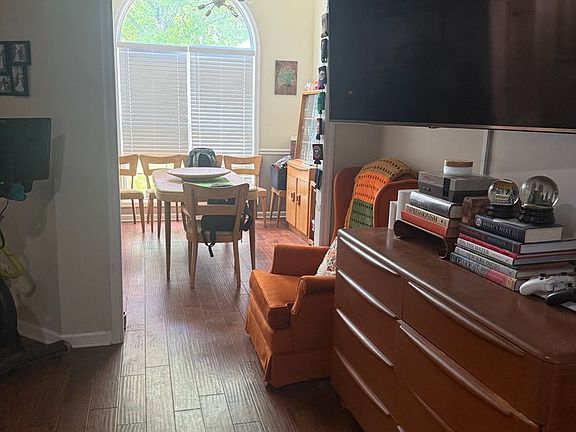 5th image of 2145 Franklin St