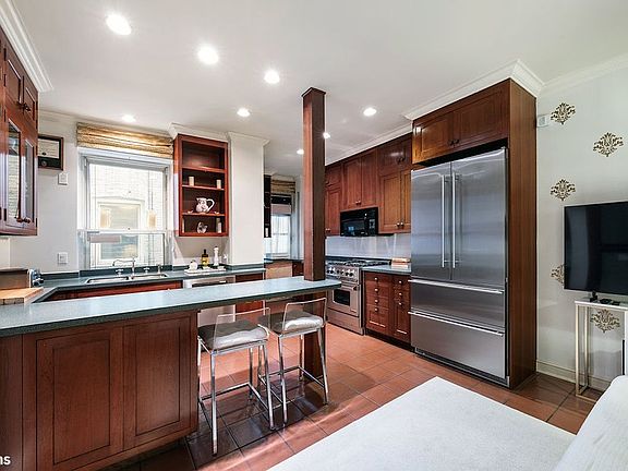 3rd image of 1326 Madison Ave APT 22