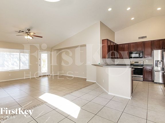 3rd image of 21120 N 82nd Ln