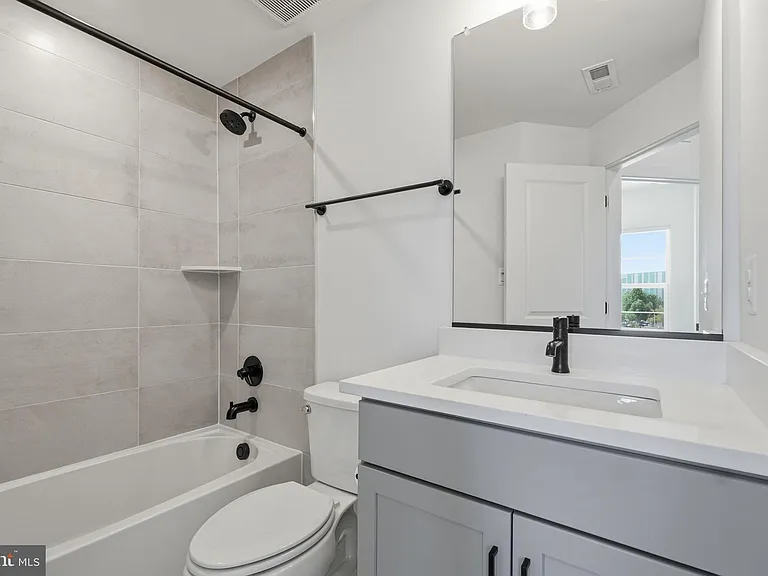 10235 Dalmatian St — Photo 12