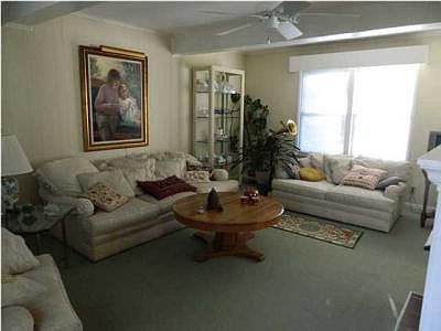 3rd image of 215 S Palisades Dr