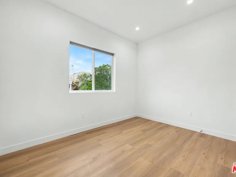 1907 S Corning St #1 — Photo 26