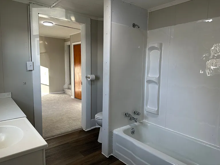 252 E Main St — Photo 17