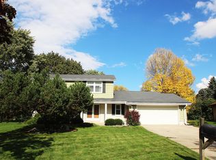 6978 Heathmeadow Ct, Greendale, WI 53129