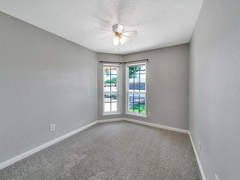 16906 Pocono Dr — Photo 26
