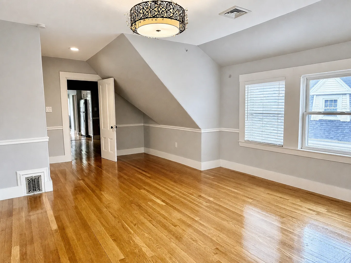 2 bed, 1100 sqft, $2,895 — Photo 4