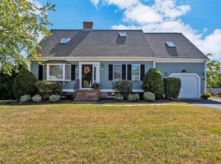 15 Iyanough Rd, Hyannis, MA 02601