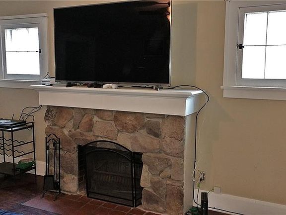 2nd image of 343 N Main St