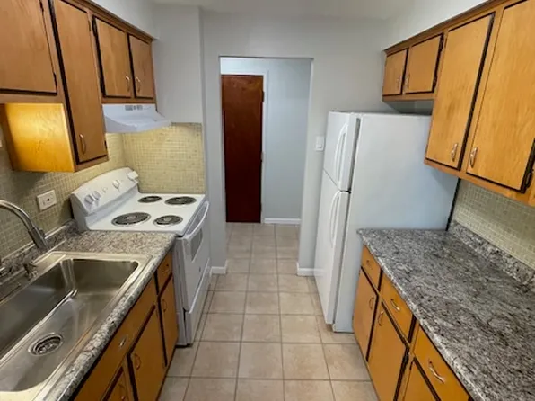 East End Apartments/Madison Apartments, 515 E End Ave APT 201, Calumet City, IL 60409