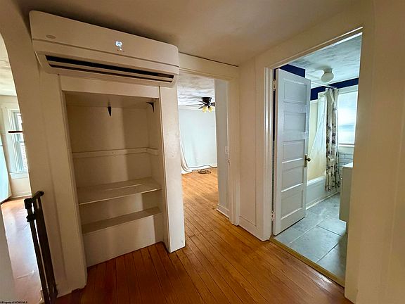 4th image of 245 Smithtown Rd