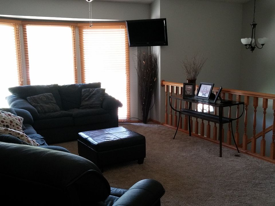 2nd image of 401 Stagecoach Ave