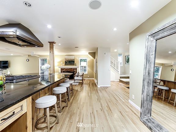 4th image of 22601 NE 20th Pl